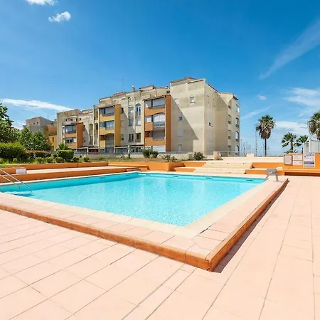 Apartment Front Marina